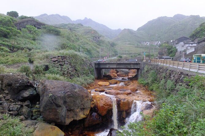 1 day North Coast Yehliu Jiufen and Shifen Private Tour - Price and Value: When $400 Per Group Makes Sense