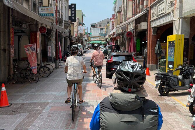 4 Hour Afternoon Cycling City Tour North with Snack - Dihua Street: the 19th-century riverside trading vibe