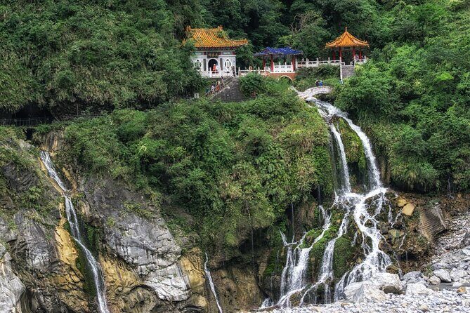 8-Hour Customize Your Wonderful Private Hualien Day Tour - Liyu Carp Lake: a calmer nature stop between bigger sights