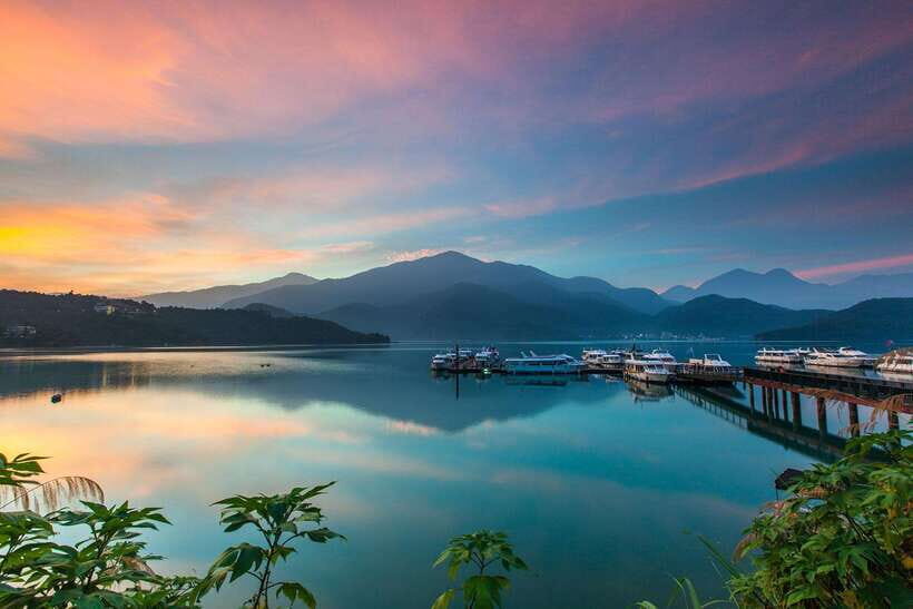From Taipei: 1 Day Sun Moon Lake Private Tour - Taipei morning pickup: comfort first, sightseeing second