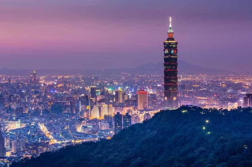 From Taipei: Best of Taiwan 9-Day Trip with Accommodation - East Coast National Scenic Area: sea erosion terraces and canyon views