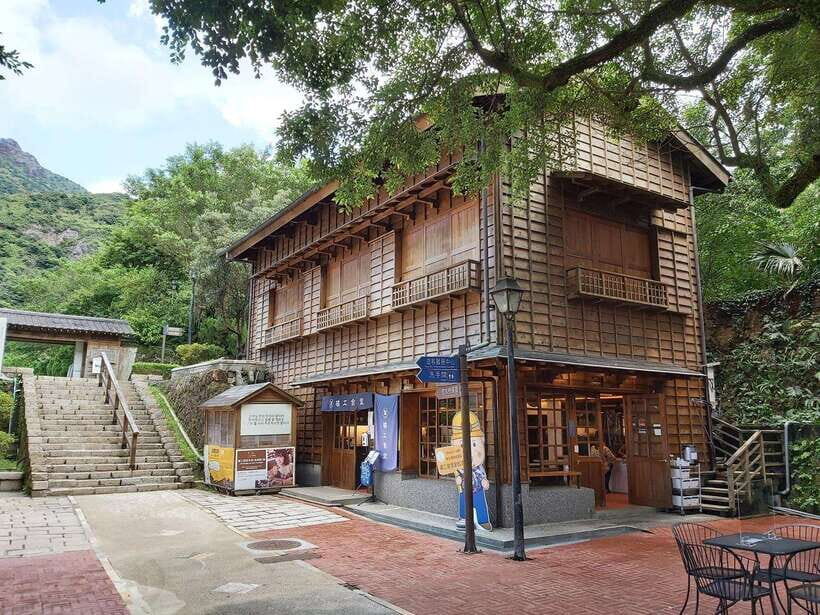 From Taipei: Old Gold Rush Town Jiufen Guided Night Tour - Price and logistics: is $65 worth it?