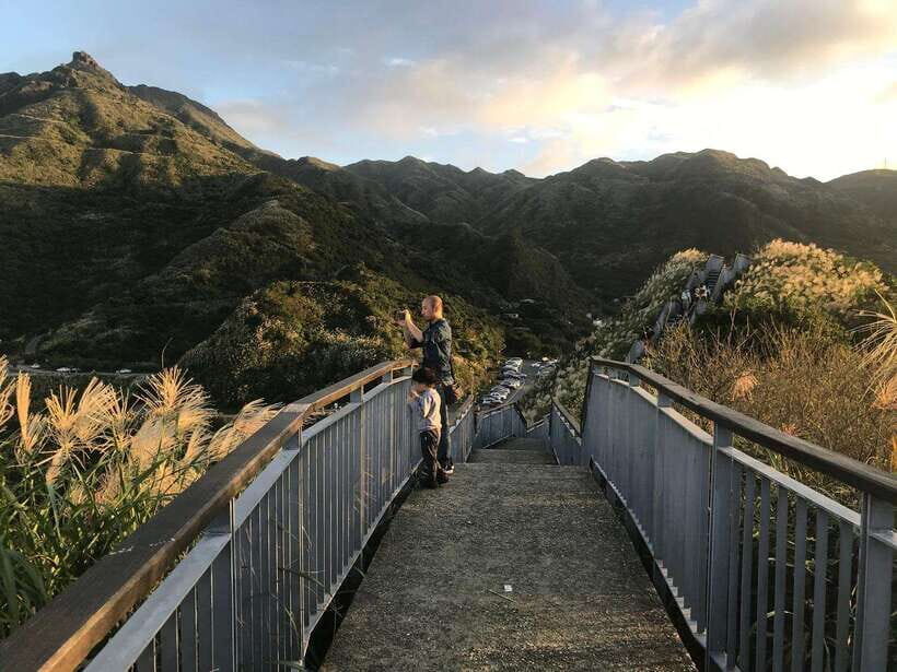 From Taipei: Old Gold Rush Town Jiufen Guided Night Tour - What to pack, and how to handle the walking