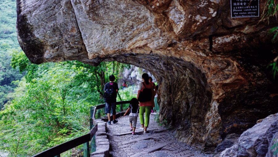 From Taipei: Taroko Gorge Private Tour - The Taipei-to-Taroko drive: plan for the long scenic stretch