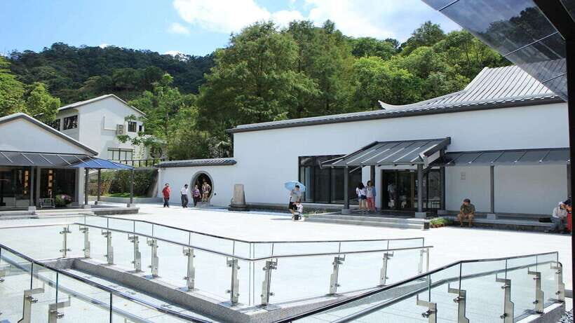 From Taipei: Thousand-Island Lake & Tea Museum Private Tour - Local tea house stop: the calm ending to a tea-focused day