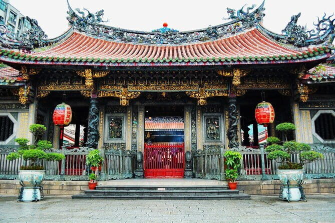 Full Day Private History Tour in Taipei City - Making Pineapple Cake at 維格食品有限公司: A Tangible Taiwan Memory