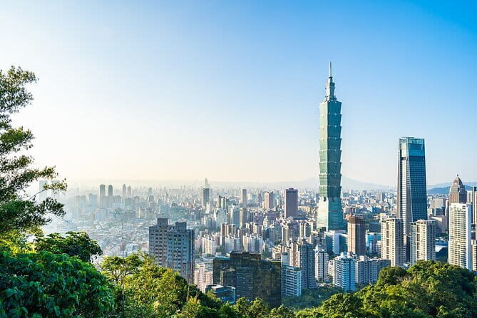 Full Day Private History Tour in Taipei City - Chiang Kai-shek Memorial Hall: Architecture, Gardens, and the Guard
