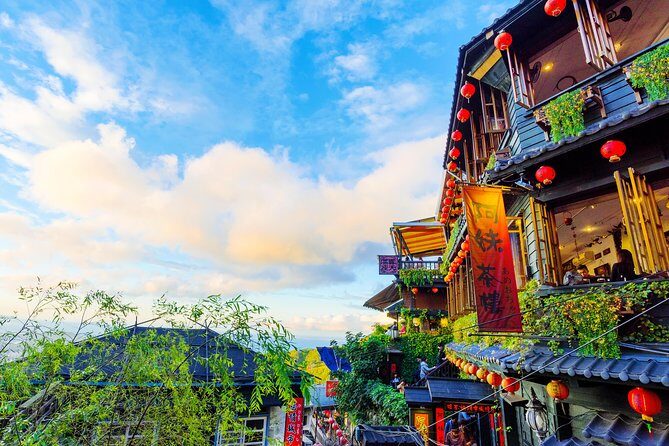 Full-Day Tour in Shifen, Jiufen & Yehliu of Taipei (Incl. ticket) - How the guides shape the day (and who tends to be great at it)
