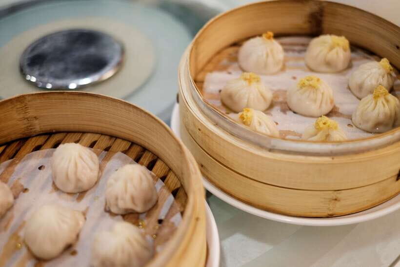 Iconic Food Tour: Local Street Food, Drinks & Sites - Market tastings that teach you what Taipei snack culture means