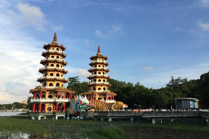 Private Classic Kaohsiung Day Tour - Stop 1: Fo Guang Shan Buddha Museum and the Buddha Tooth Relic