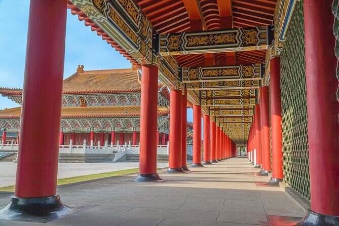 Private Tour Shore Excursion in Kaohsiung City - Lotus Pond Temples and the Dragon-Guarded Walk