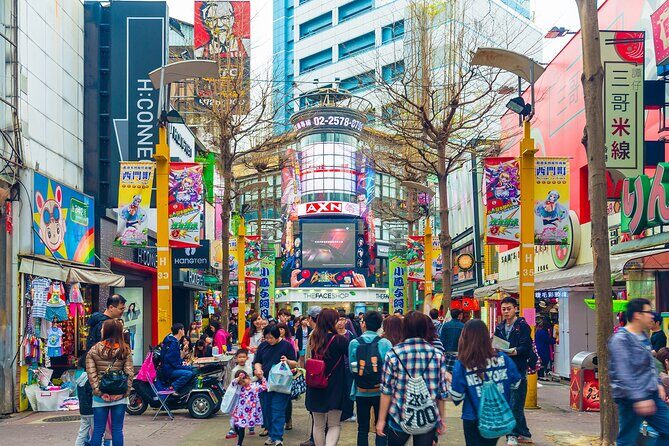 Private Tour: Taipei Timeless Treasures Tour (The Best of Taipei) - Longshan Temple: incense, architecture, and the sensory side of Taipei