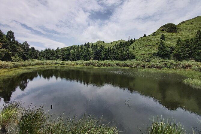 Private Yangmingshan National Park Hiking Day Tour from Taipei - Volcanic Stops That Actually Mean Something on Foot
