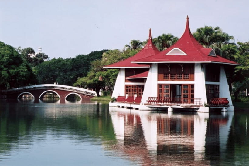 Taichung City: Sightseeing Walking Tour with a Local Guide - Customization: the upside, and how to protect your expectations