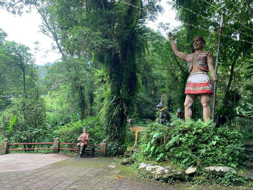 Taipei: 8 Hours Private Day Tour in Wulai with Benz Vito - Wulai Atayal Museum: context after the street stops