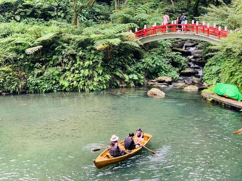Taipei: 8 Hours Private Day Tour in Wulai with Benz Vito - Food, water, and what’s actually included