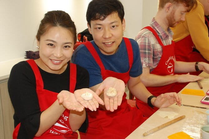 Taipei Foodie Tour - Walking pace, timing, and the metro exit strategy