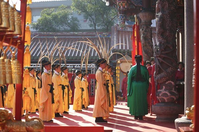 Taipei Private Car Charter Tour - Longshan Temple and Tian Yuan Temple: Old Taipei on Foot