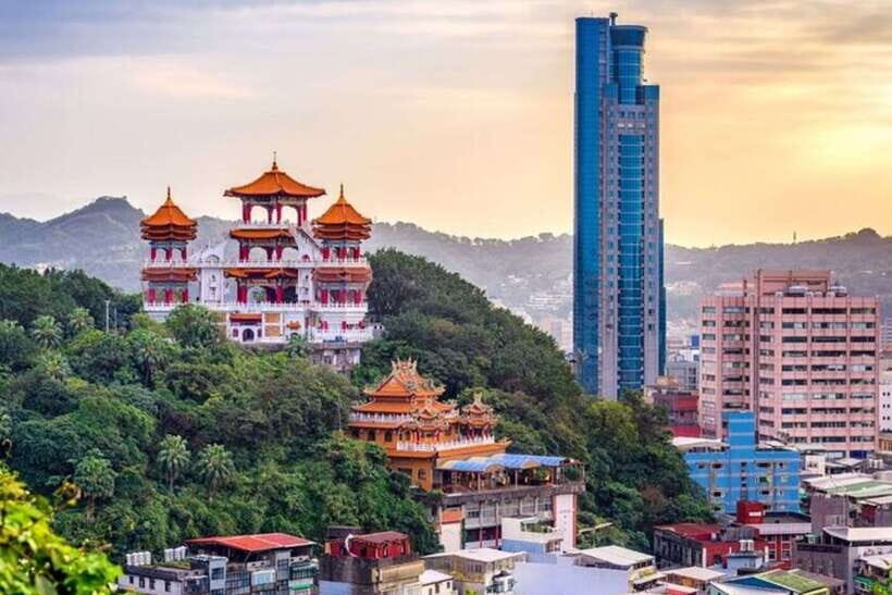 Taipei: Private custom tour with a local guide - Neighborhood Perspective and Metro Tips That Actually Save Time
