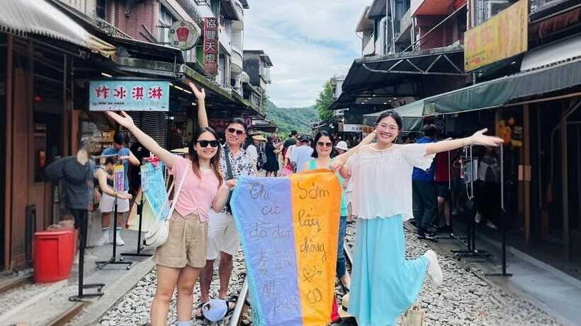 Taipei: Yangmingshan, Yehliu, and Jiufen Shifen Day Tour - Daxi Tea Factory and Old Streets (Daxi or Sanxia): A Calm Cultural Stop That Pays Off