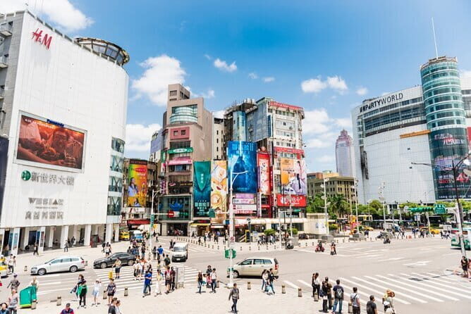 Taste Taipei: Private 6H Food Tour from Keelung Shore Excursion - Guides make or break a private food day