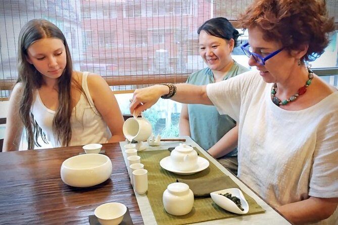 Tea of Taipei: Small-Group Tour with Taipei City Sightseeing - Guides and the tone of the day: why people say it feels relaxed