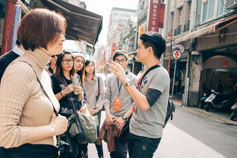 Vintage Taipei - Best of Taiwan and Sunset Walking Tour - Meeting at Mikkeller Bar Taipei and pacing your 2.5 hours
