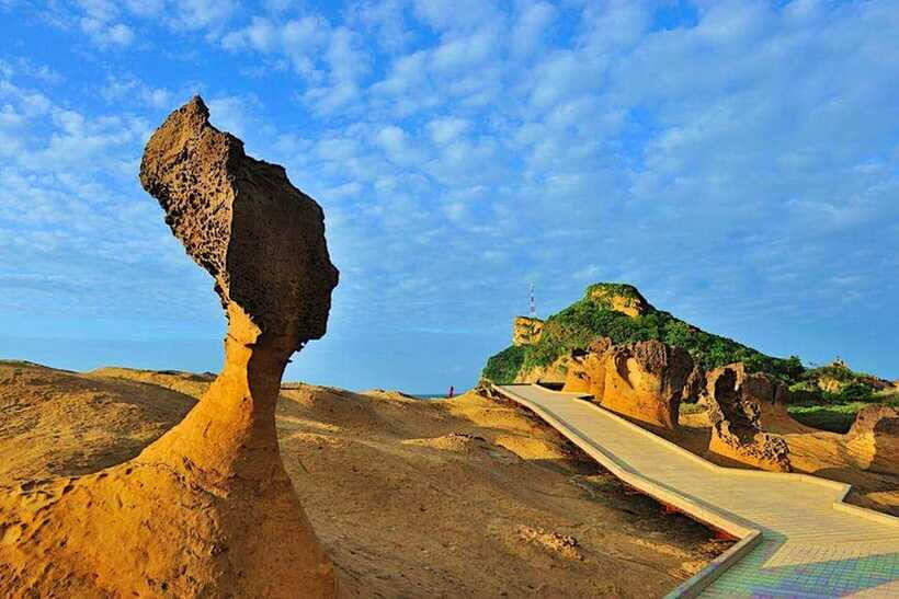 Yehliu Geopark Admission Ticket - Entering Yehliu: Facilities, Safety Lines, and Getting Your Bearings