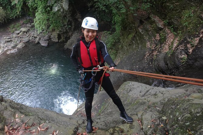 Yi-Hsin creek canyoning in northern Taiwan - Getting to the canyon: early pickup and a full day rhythm